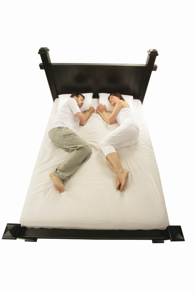 6 Important Sleep Differences Between Men & Women